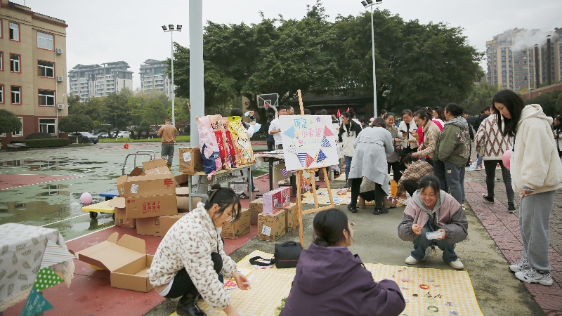 文化周|共享闲置，“集市”行乐，乐鱼官网开展爱心集市公益活动